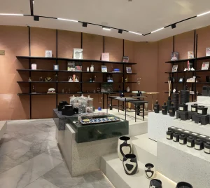 مطعم - تَذَوَّقَ